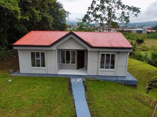 3 Lots= 2 Casas + Lote, =1,446 m² de bienes raices-Premium de Uso Mixto -Ciudad Quesada