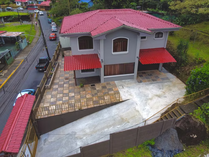 3 Lots= 2 Casas + Lote, =1,446 m² de bienes raices-Premium de Uso Mixto -Ciudad Quesada