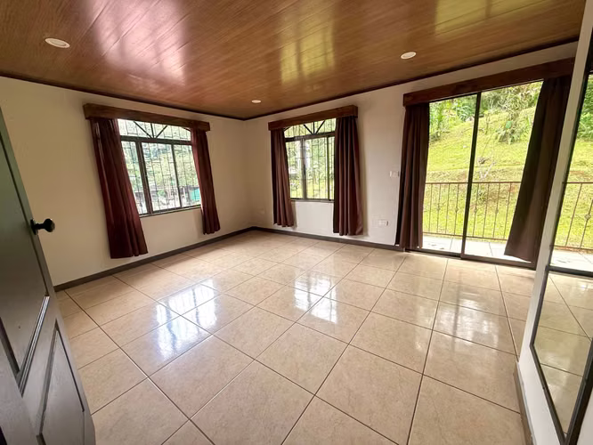 3 Lots= 2 Casas + Lote, =1,446 m² de bienes raices-Premium de Uso Mixto -Ciudad Quesada