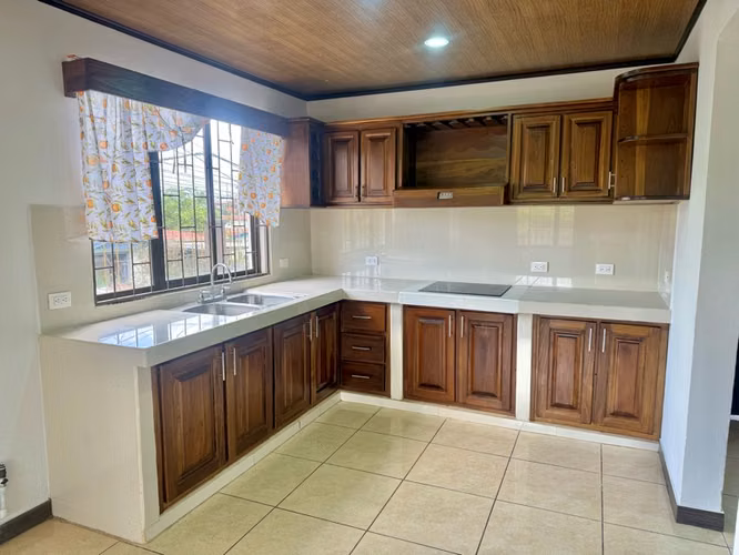 3 Lots= 2 Casas + Lote, =1,446 m² de bienes raices-Premium de Uso Mixto -Ciudad Quesada