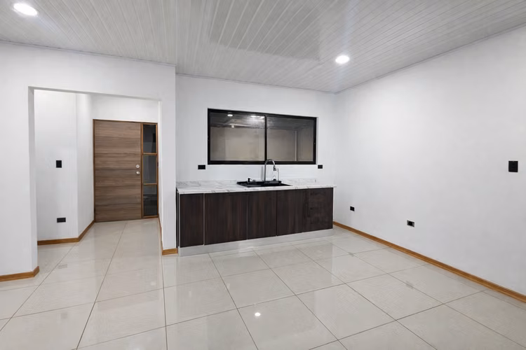 Se Vende Casa en San Gabriel de Aserrí, (Financiamiento Bancario del 99%)-1