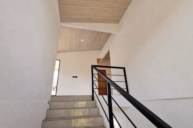 Se Vende Casa en San Gabriel de Aserrí, (Financiamiento Bancario del 99%)-1