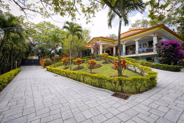 Se Vende Casa en Ciudad Colón, Costa Rica. 2119 m²