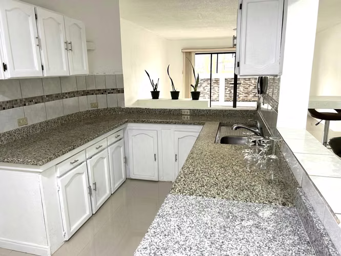 Apartamento en alquiler en Escazu Trejos montealegre muy amplio - Imagen 6