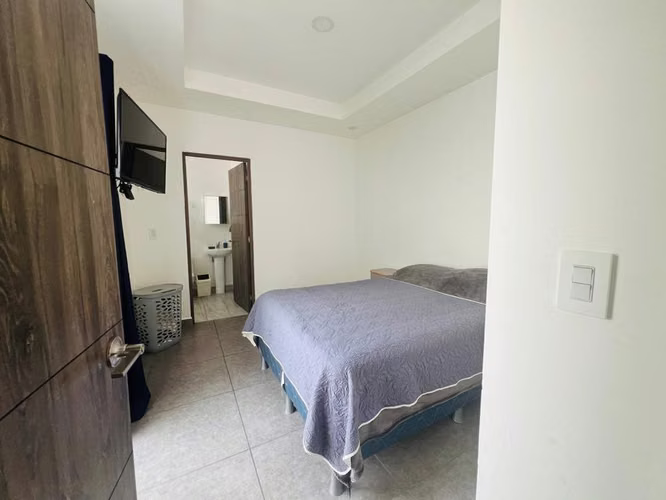 Venta casa moderna de un nivel en condominio- Ulloa Heredia - Imagen 7
