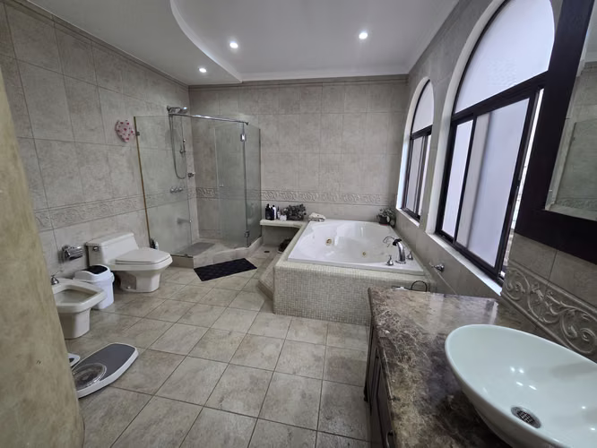 VENTA DE CASA DE 4 HABITACIONES EN PINARES, CURRIDABAT (JK)