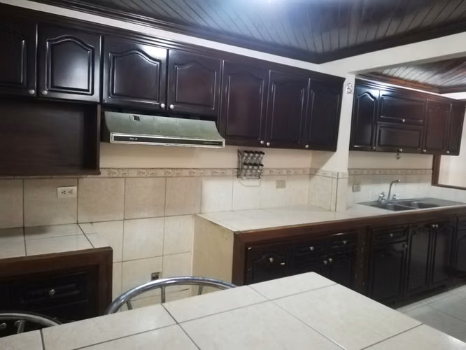 VENTA DE CASA EN CONDOMINIO EN EL CENTRO DE TIBAS, SAN JOSE #6046 - Imagen 3