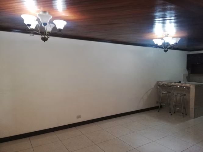 VENTA DE CASA EN CONDOMINIO EN EL CENTRO DE TIBAS, SAN JOSE #6046 - Imagen 2