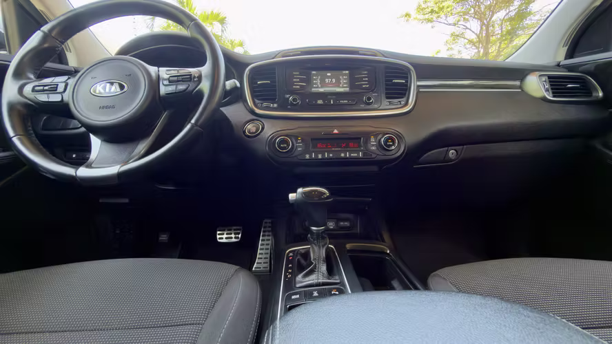 Kia Sorento año 2018 automático Récord de agencia 4x4 versión nacional un solo dueño 7 pasajeros Impecable!!