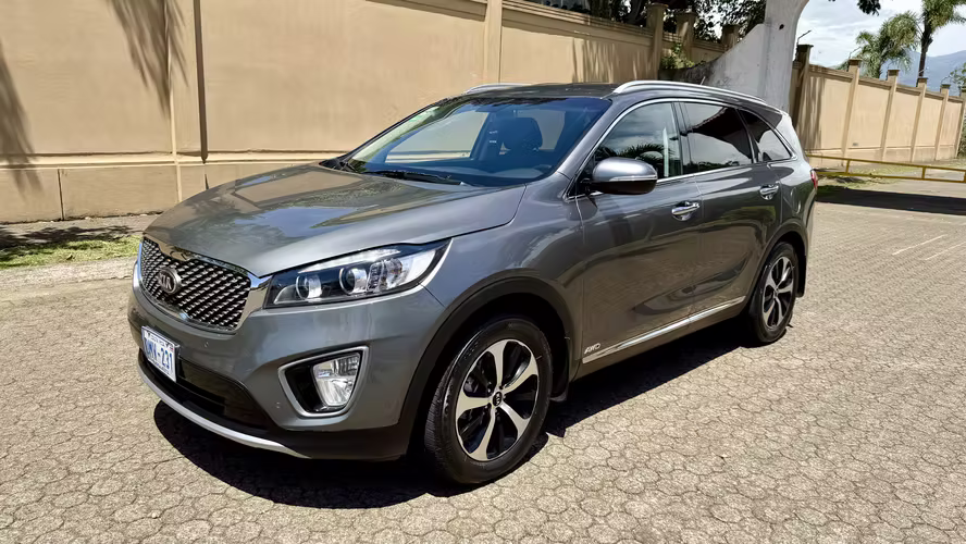 Kia Sorento año 2018 automático Récord de agencia 4x4 versión nacional un solo dueño 7 pasajeros Impecable!!