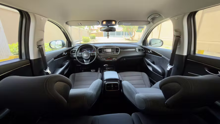 Kia Sorento año 2018 automático Récord de agencia 4x4 versión nacional un solo dueño 7 pasajeros Impecable!!