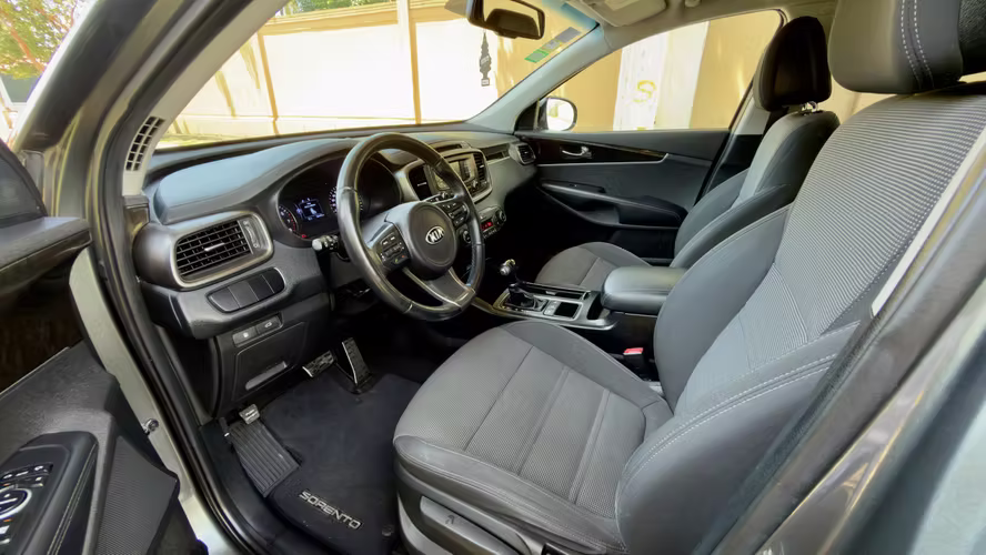 Kia Sorento año 2018 automático Récord de agencia 4x4 versión nacional un solo dueño 7 pasajeros Impecable!!