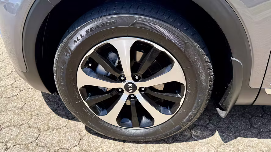 Kia Sorento año 2018 automático Récord de agencia 4x4 versión nacional un solo dueño 7 pasajeros Impecable!!
