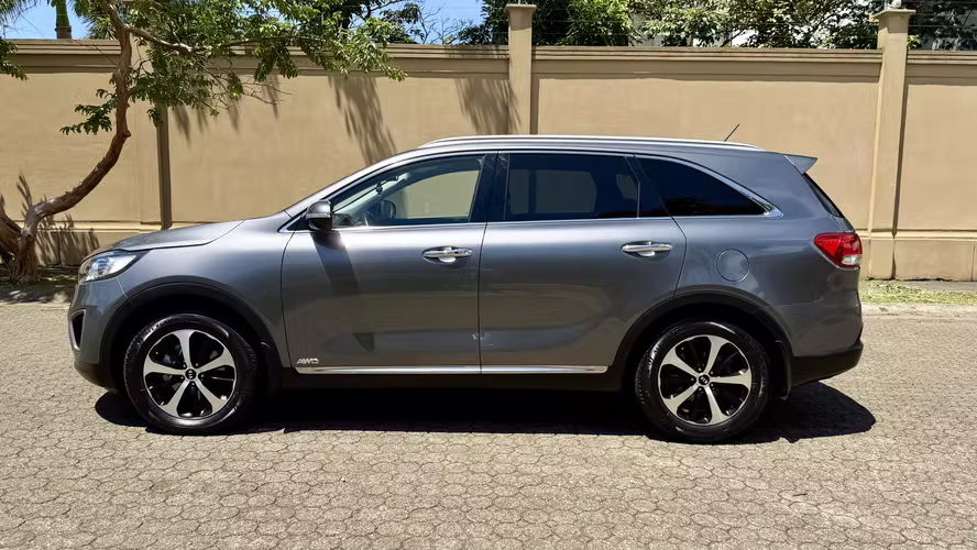 Kia Sorento año 2018 automático Récord de agencia 4x4 versión nacional un solo dueño 7 pasajeros Impecable!!