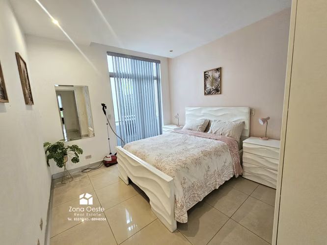 Hermoso y amplio apartamento amueblado con vista panorámica , Escazú