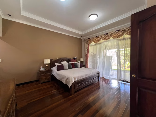 Se vende amplia casa San Pablo de Heredia - Imagen 18