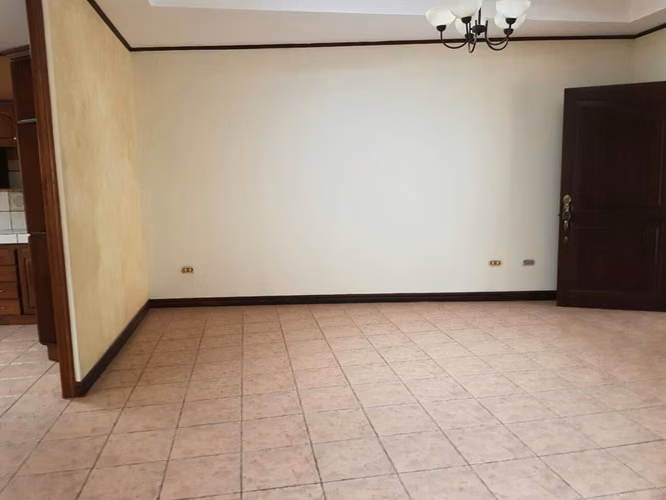 VENTA CASA EN URB OMEGA, CERCA COLEGIO ST CLARE, TRES RIOS - Imagen 4