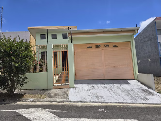 VENTA DE CASA EN OMEGA 6, CERCA COL ST CLARE, TRES RIOS (jk cz)