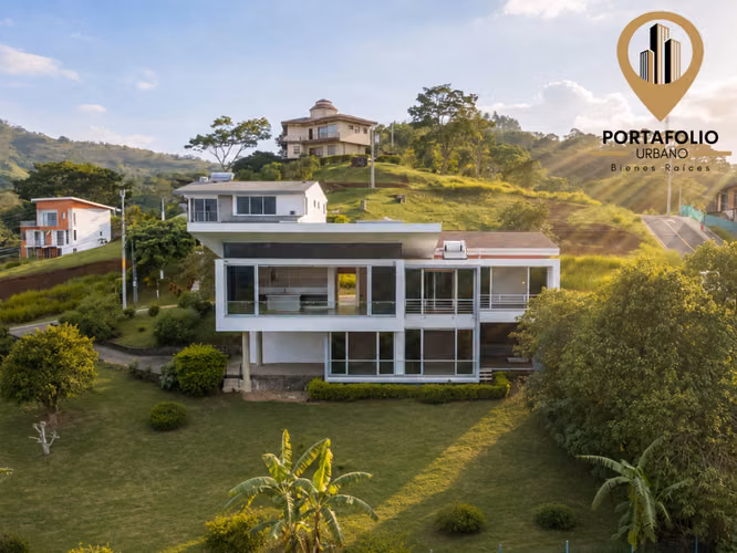 Casa en Condominio con Vista Panorámica