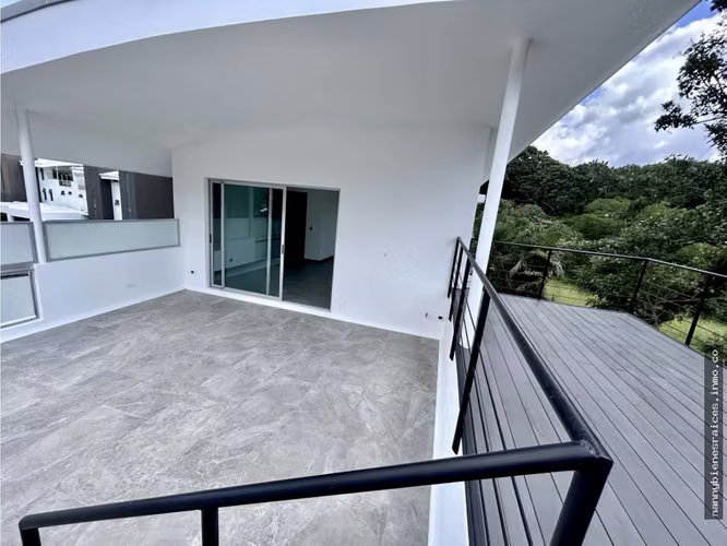 Venta de casa en Pozos, Santa Ana.