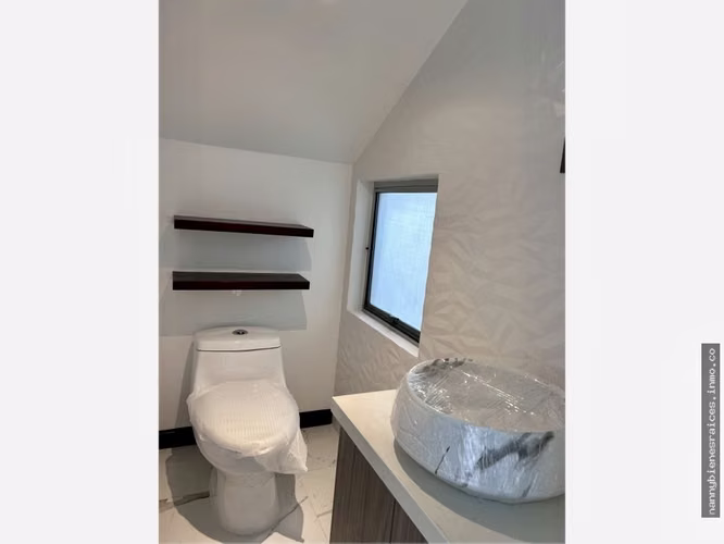 Venta de casa en Pozos, Santa Ana.