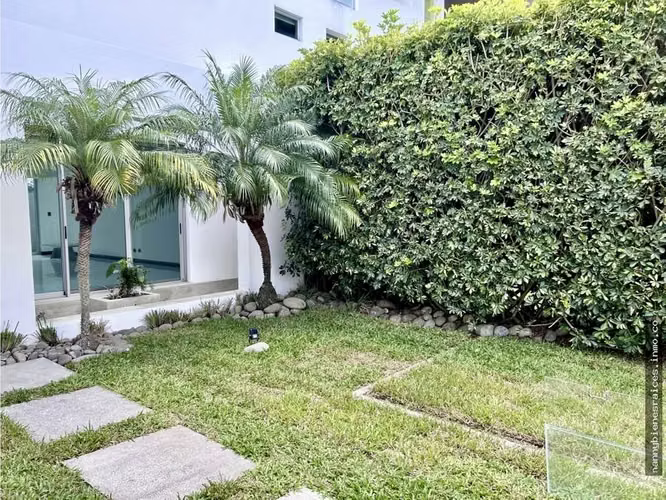 Venta de casa en Pozos, Santa Ana.