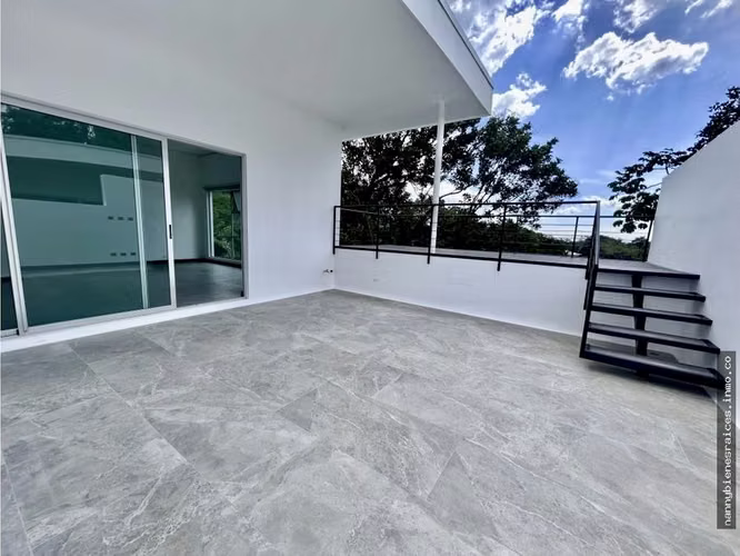 Venta de casa en Pozos, Santa Ana.