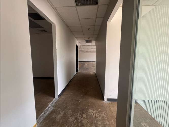 Alquiler de oficinas corporativas en Forum Santa Ana - Imagen 12