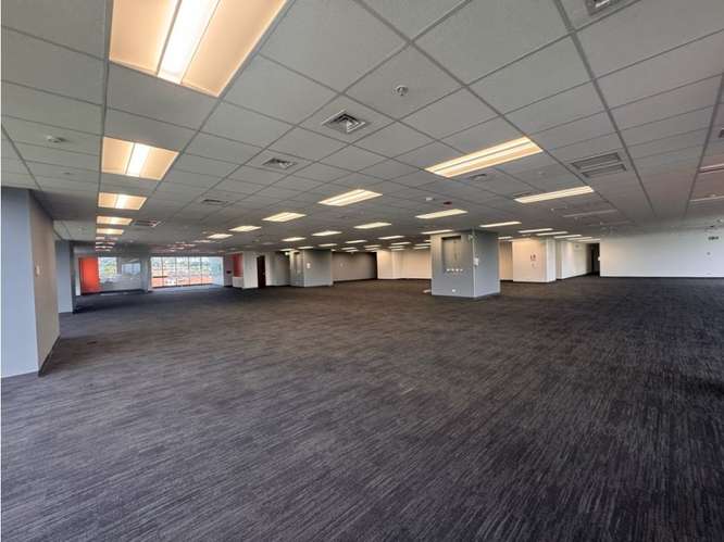 Alquiler de oficinas corporativas en Forum Santa Ana - Imagen 7