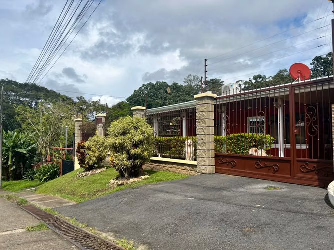 VENTA DE CASA EN SAN MIGUEL DE TURRUCARES ALAJUELA COSTA RICA