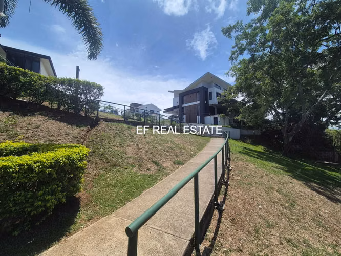 BARREAL - HEREDIA ESTRENE CASA EXCELENTES ACABADOS 2 NIVELES -MODERNA 3HAB/ JARDIN