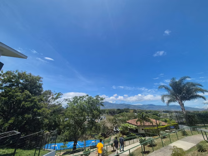 BARREAL - HEREDIA ESTRENE CASA EXCELENTES ACABADOS 2 NIVELES -MODERNA 3HAB/ JARDIN