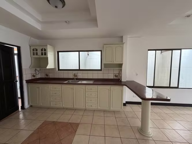 Oportunidad Casa en Venta - San Pablo de Heredia.