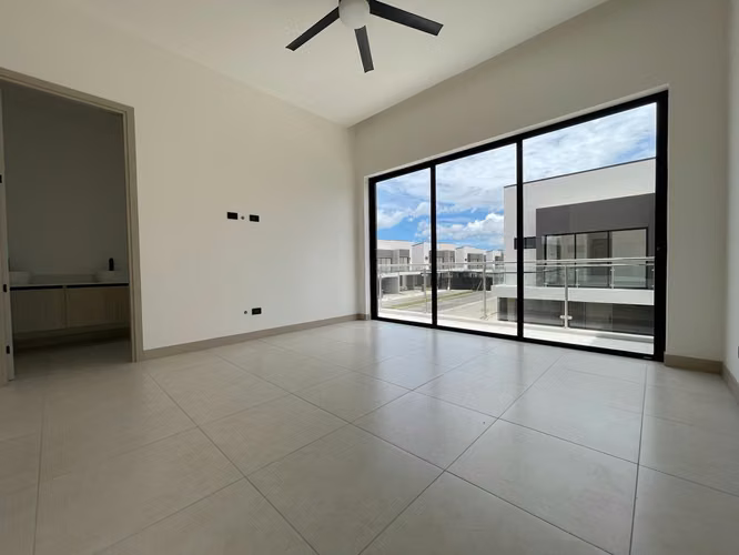 Se alquila casa para estrenar en Lindora Village. - Imagen 10