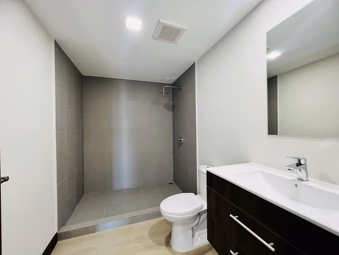 Se alquila apartamento en condominio en La Uruca con amenidades - Imagen 5