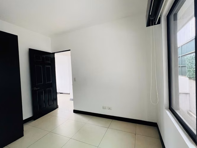 Venta de Casa moderna en Heredia, Ulloa