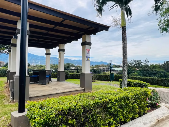 Venta de Casa moderna en Heredia, Ulloa