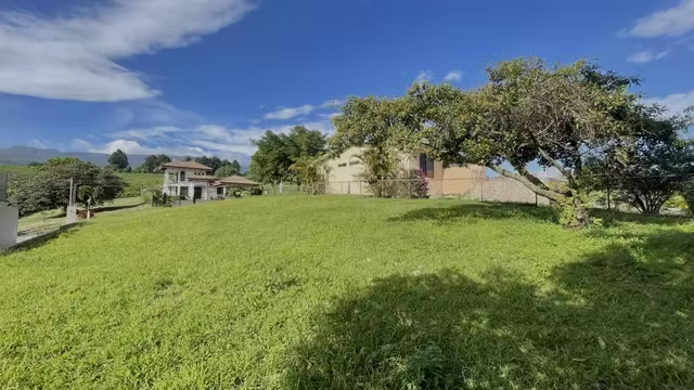 Lote Premium en Condominio Campestre en Grecia – Listo para Construir con Majestuoso Arbol - Imagen 7