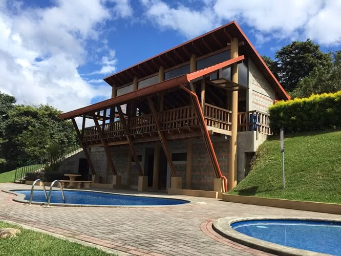 Lote Premium en Condominio Campestre en Grecia – Listo para Construir con Majestuoso Arbol - Imagen 13