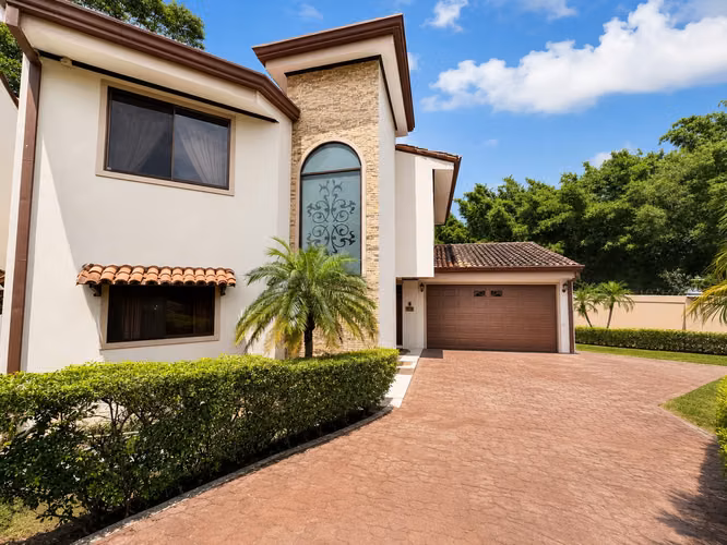 Casa en Venta en Condominio Cariari