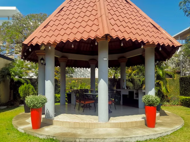 Se vende casa - Condominio Villas de Robledal, San Antonio de Belén (MB)