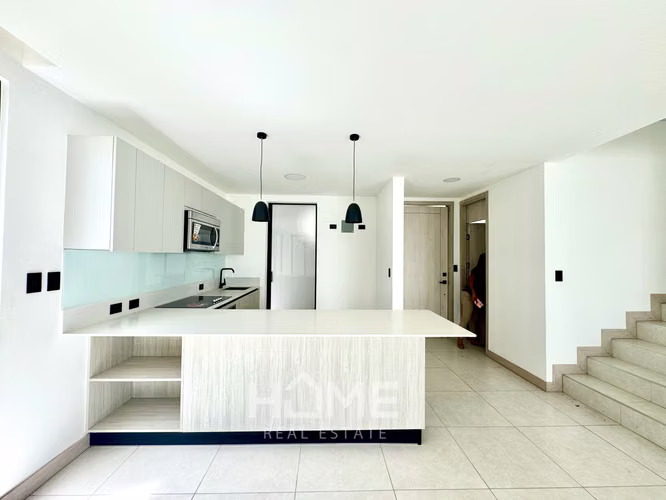 Casa en Alquiler en Lindora con gran patio moderna y NUEVA $2850 - Imagen 3