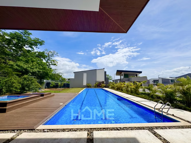 Casa en Alquiler en Lindora con gran patio moderna y NUEVA $2850 - Imagen 13