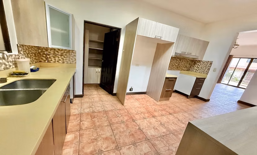 Se alquila casa Una planta Condominio en San Rafael Montes de Oca