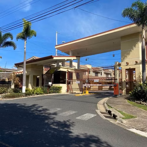 Viva en Condominio, seguro, tranquilo y familiar, con excelente ubicación en San Pablo de Heredia