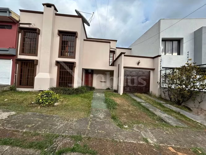 Alquiler Casa en Residencial id42642