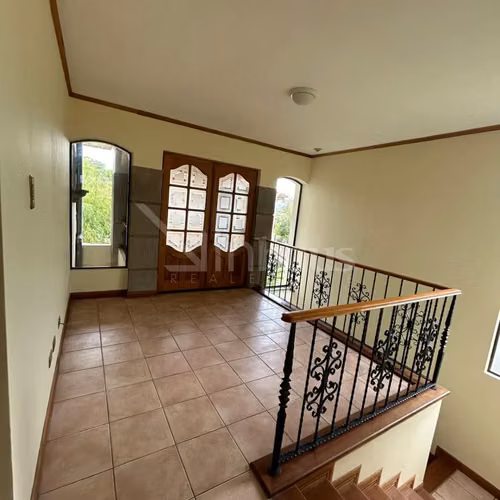 id 40002  Venta de Hermosa Casa en Condominio en Freses