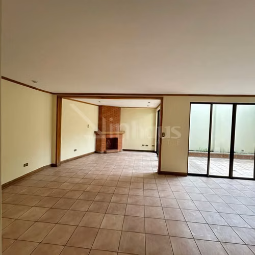 id 40002  Venta de Hermosa Casa en Condominio en Freses