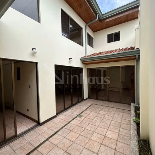 id 40002  Venta de Hermosa Casa en Condominio en Freses