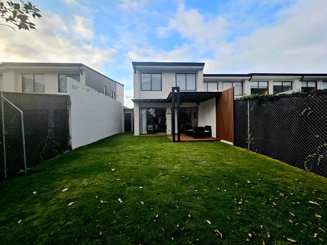 Alquiler de Hermosa Casa Nueva – Lindora Villaje. - Imagen 13